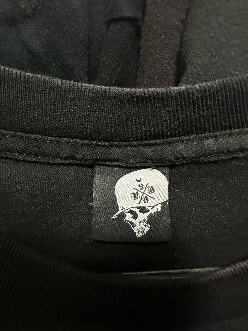 Metal Mulisha Black Tee with White Skull & Camo Flag - Picture 4 of 4
